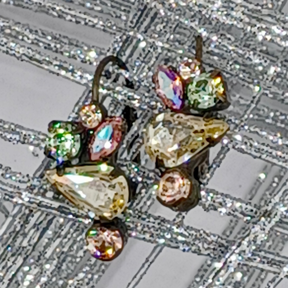 Vintage Sorrelli crystal drop earrings